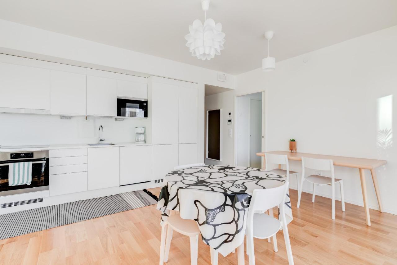 Tapiola Oak Apartment Еспоо Екстер'єр фото