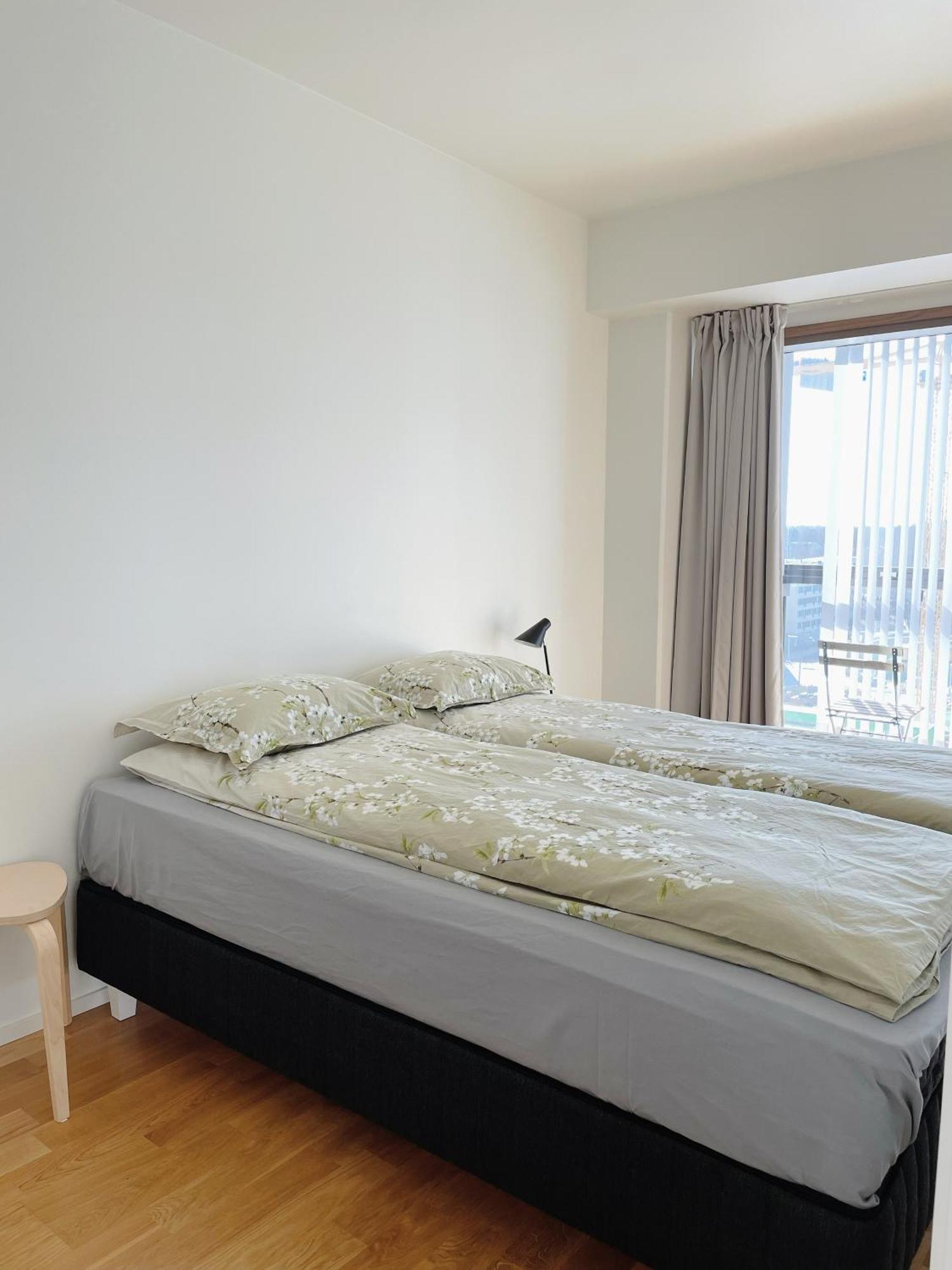 Tapiola Oak Apartment Еспоо Екстер'єр фото